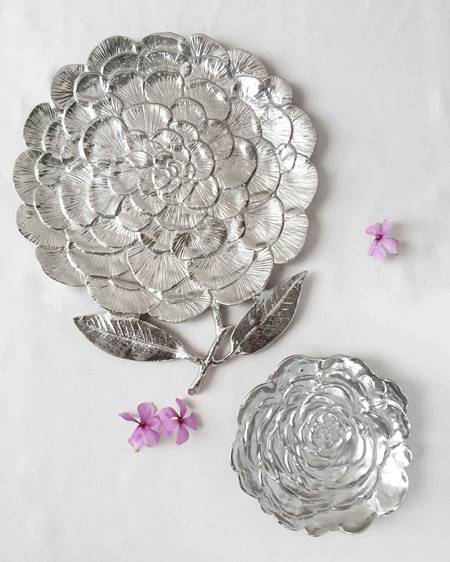 Camelia Plate (Medium)